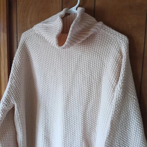 womens apricot long sleeve turtleneck heavy sweater size XL - Picture 3 of 4